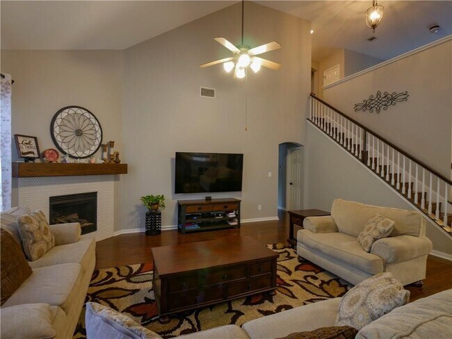 Building Photo - 702 S Frontier Ln