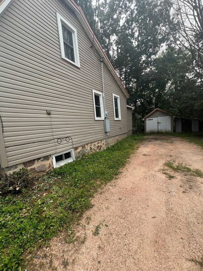 Building Photo - Click the “Apply Now” button or email wapmrentals@gmail.com for a prompt response.
