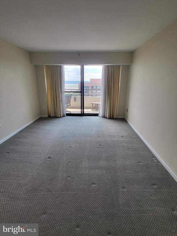 Building Photo - 1300 Crystal Dr