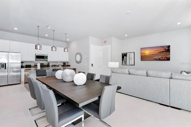 Building Photo - 7770 Sandy Ridge Dr