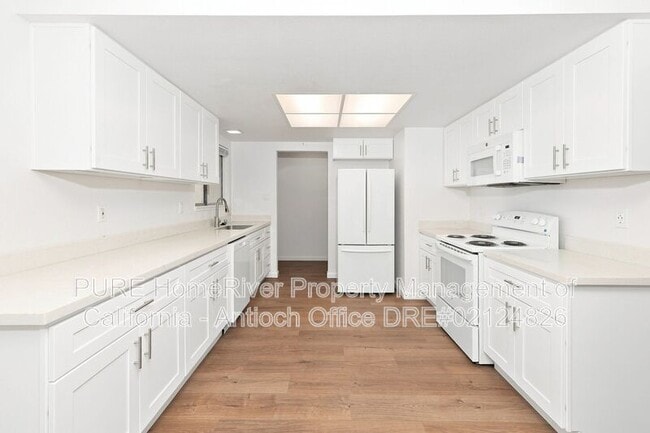 Building Photo - 2829 Fortuna Ct