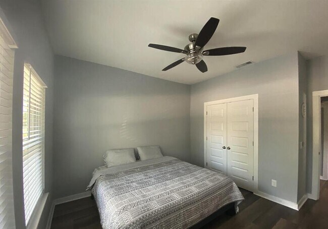 Building Photo - 1106 W Gregory St