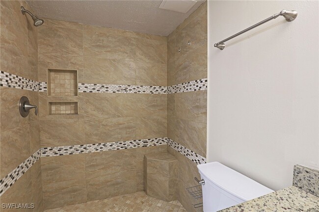 Building Photo - 5327 Summerlin Rd