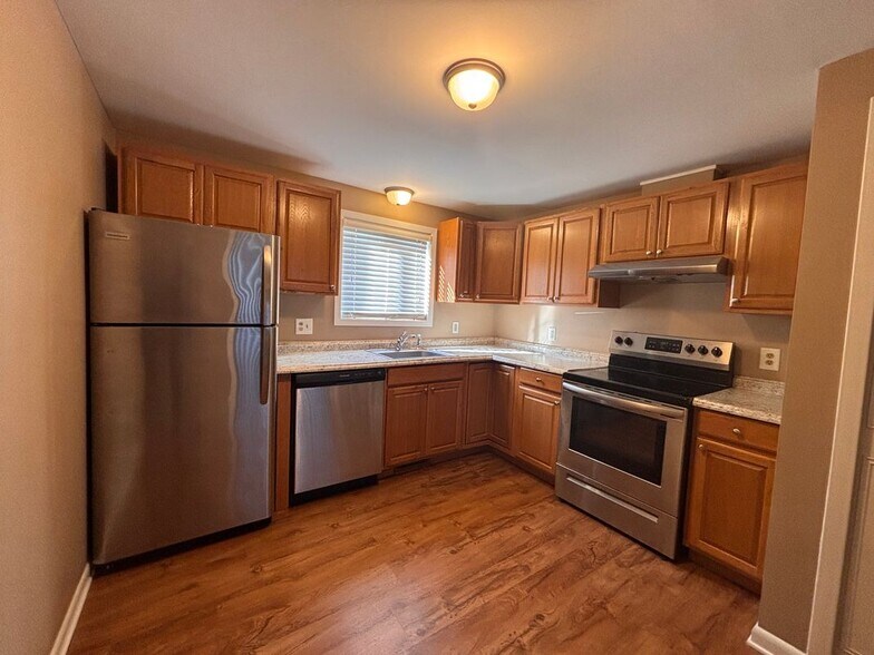 Building Photo - 39471 Jefferson Ave