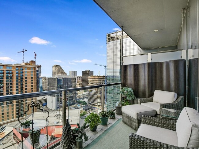 Building Photo - 210 Lavaca St