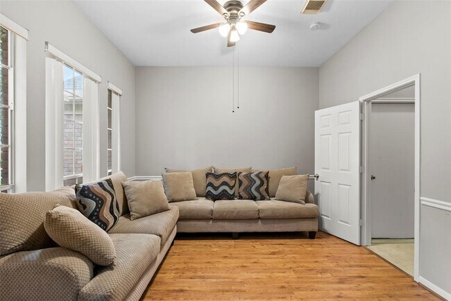Building Photo - 2106 Ruffian Ln