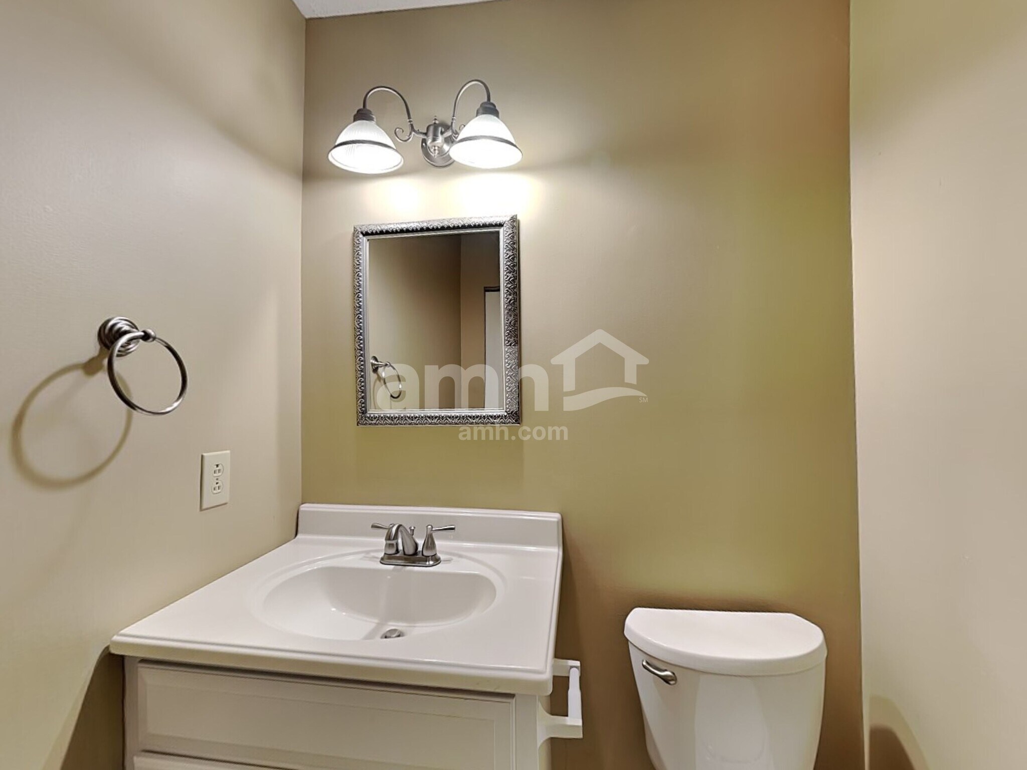 Building Photo - 2011 Lassiter Dr