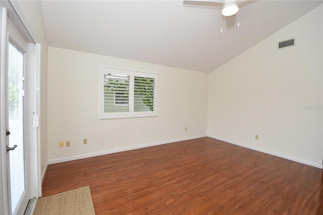 Building Photo - 26 Landings Ln