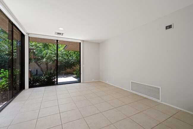 Building Photo - 18 Lehigh Ct