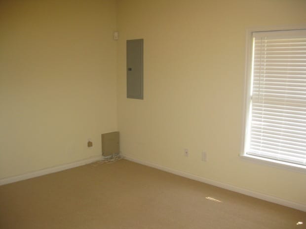 Building Photo - Spacious 3 bedroom townhouse in Dove Creek Subdivision!        20260504