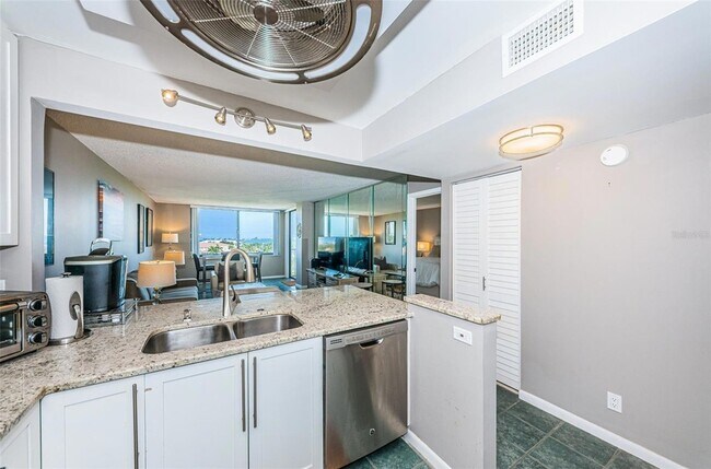 Building Photo - 6104 Palma Del Mar Blvd S