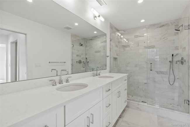 Building Photo - 26 Latimer Ln