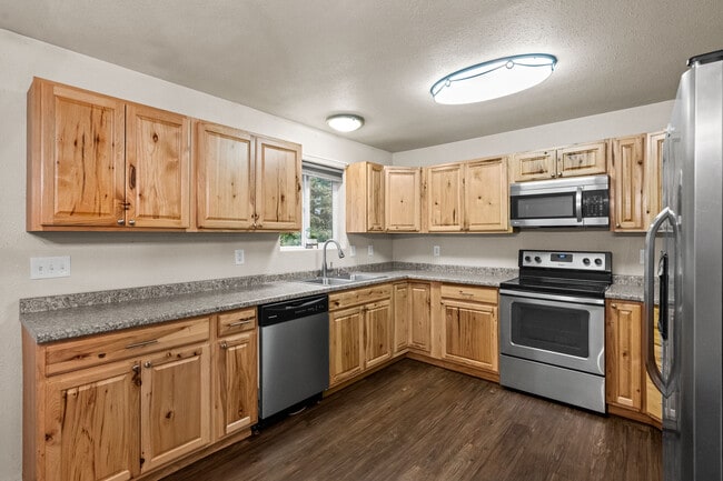 Building Photo - 2494 Schutzen St