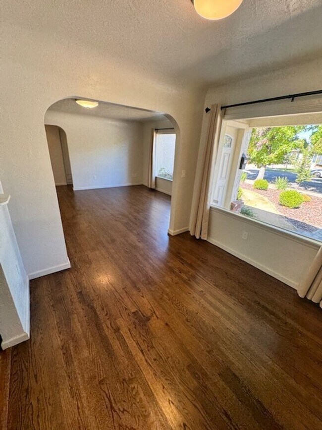 Building Photo - Charming Updated 4-Bedroom Home in the Garden Tract – Hardwood Floors, Central Air, 2-Car Garage ...