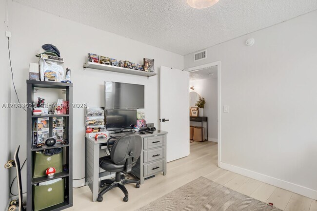 Building Photo - 9311 Orange Grove Dr