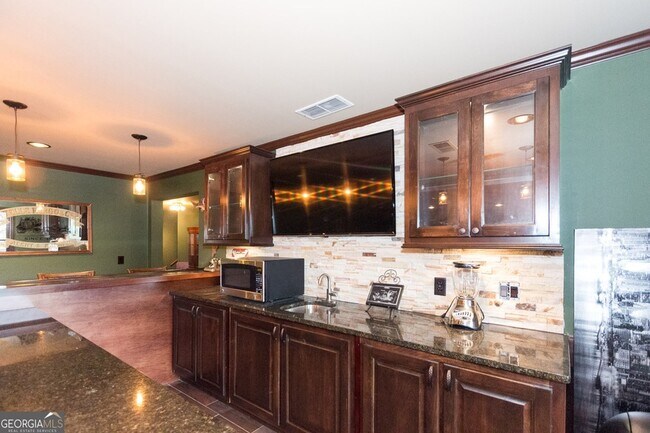 Building Photo - 5166 Wheeler Dr