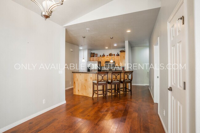 Building Photo - 1061 Canyon Meadow Dr