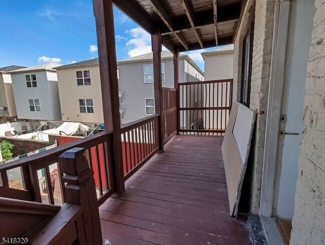 Building Photo - 84 Second St