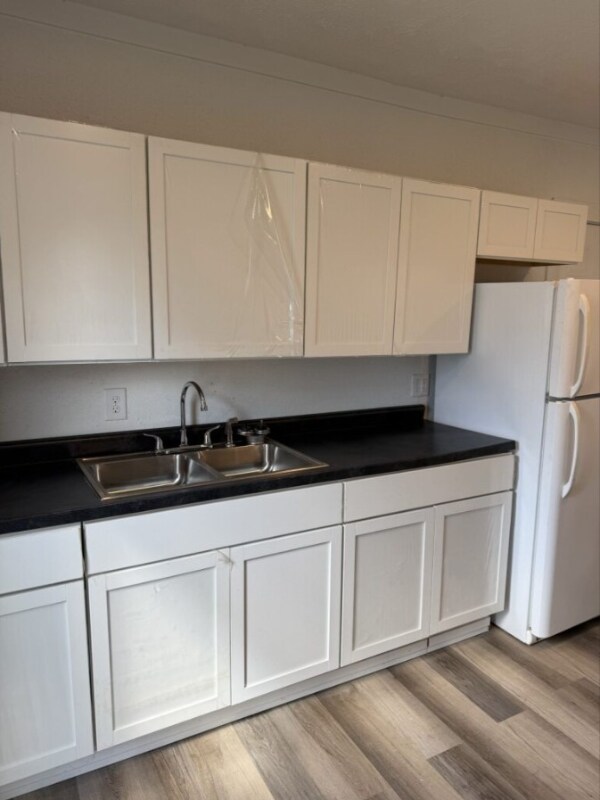 Building Photo - 803 5th Ave