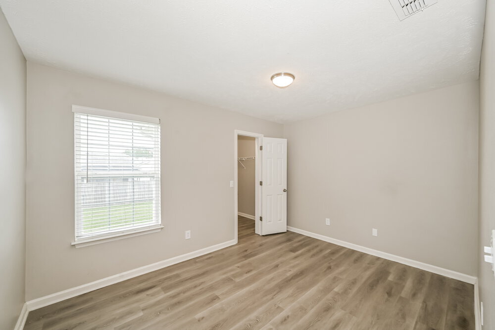 Building Photo - 416 Lake Forest Dr