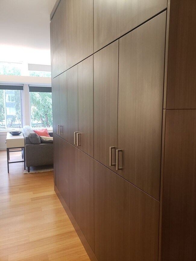 Building Photo - Furnished Condo in Overlook Neighborhood!
