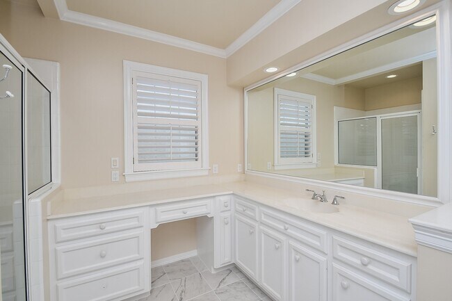 Building Photo - 2124 Nantucket Dr