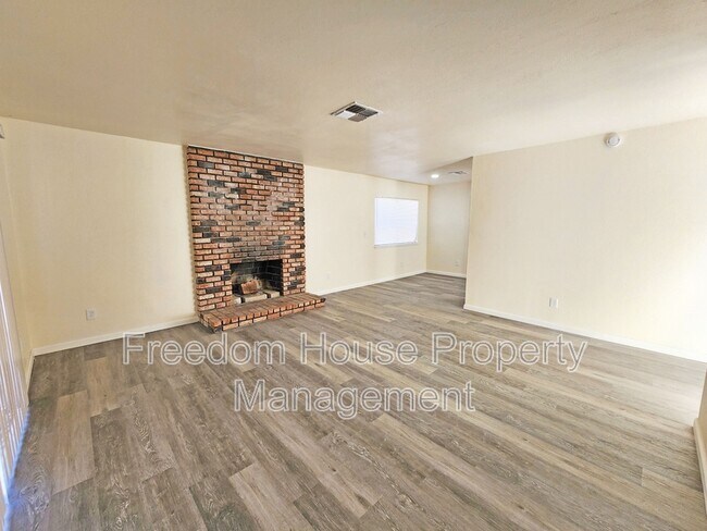 Building Photo - 1930 Kearney St