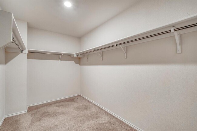 Building Photo - 13603 Abraham Lincoln St