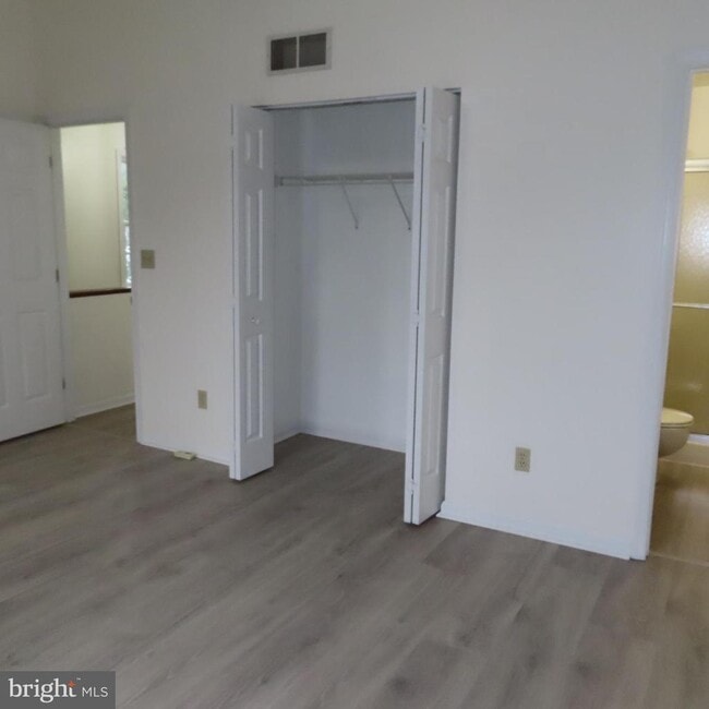 Building Photo - 11 Beacon Ct