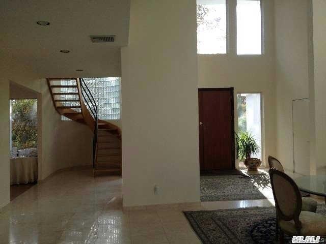 Building Photo - 67 Parkway Dr