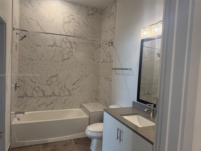 Building Photo - 9000 Ramblewood Dr