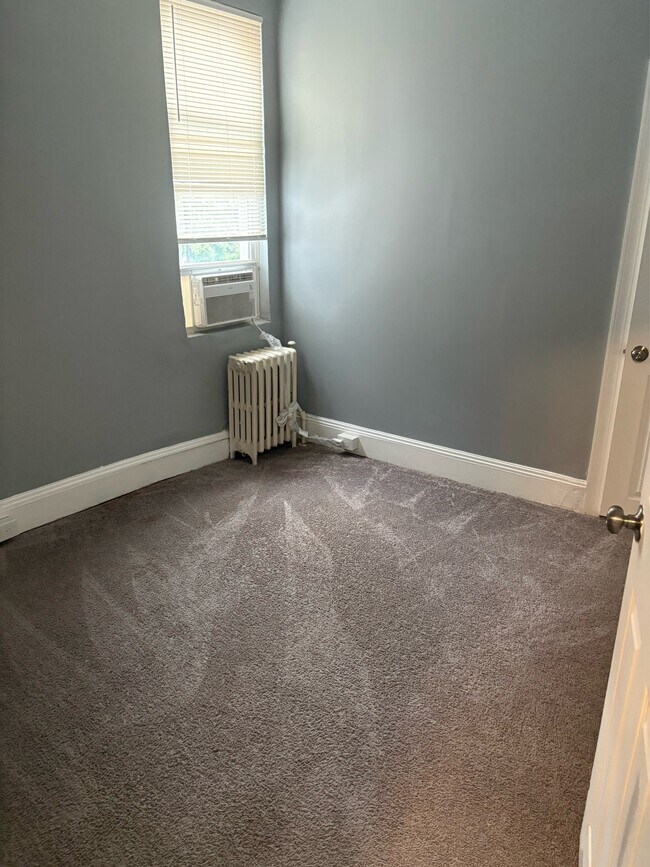 Building Photo - 54 N Morley St