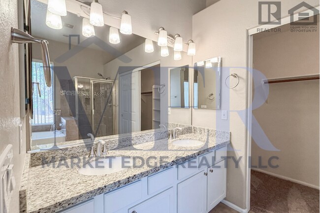 Building Photo - 3Bed/2Bath Home w/3 Car Gar at 59th Ave/Un...