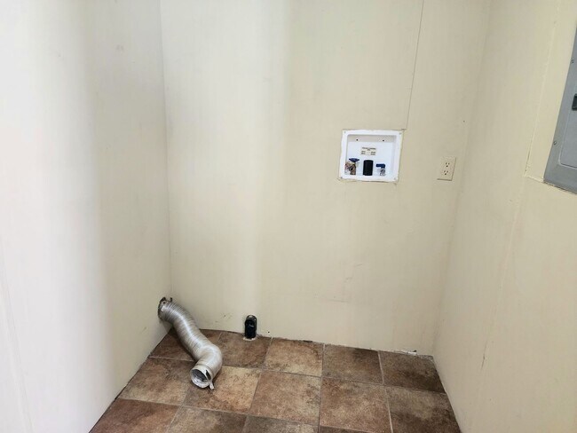 Building Photo - 1310 N Avenue J