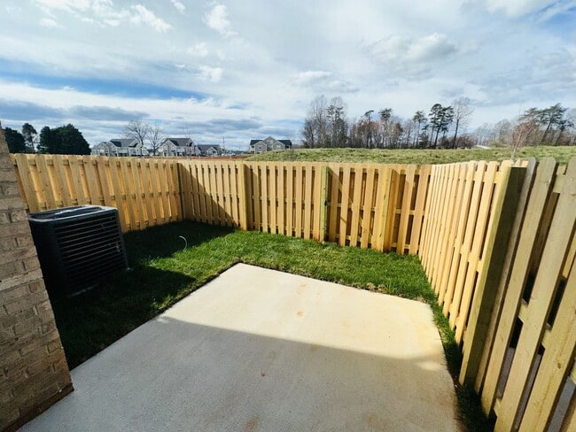 Building Photo - New townhome in Mebane Towne Center!