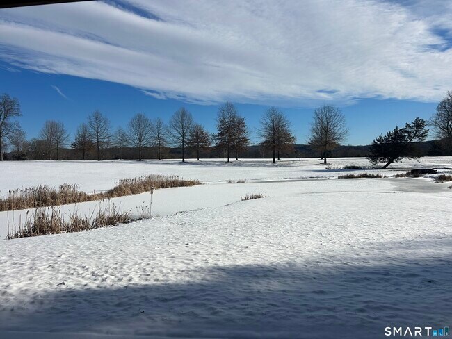 Building Photo - 419 Heritage Vlg