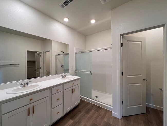 Building Photo - Beautiful newer, 4 Bedroom 2 Bath Home in Fernley