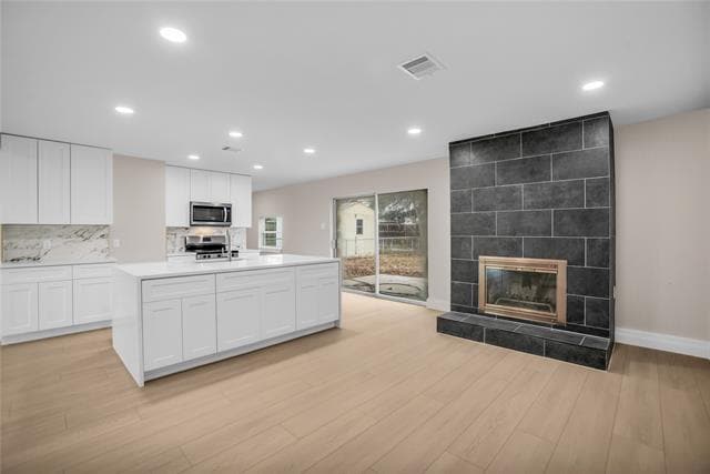 Building Photo - 1913 Fairfield Dr