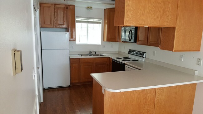 Primary Photo - 2 bed/1 bath Apt. in Provo