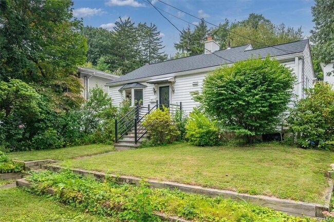 Primary Photo - 21 Lenox Ave