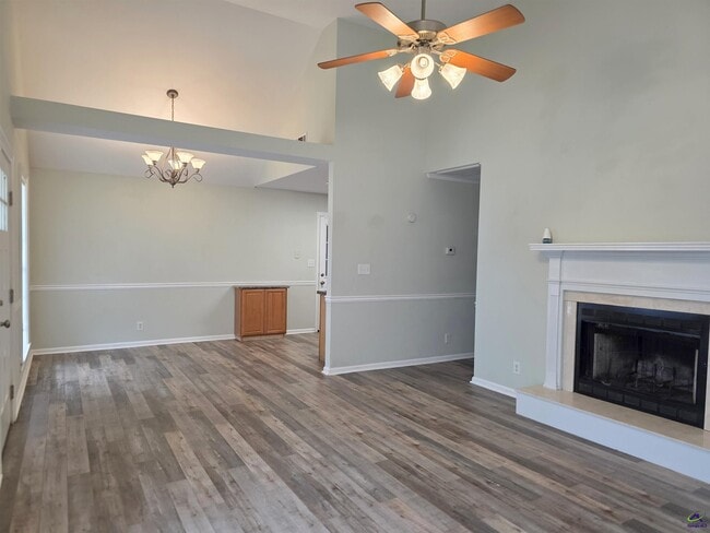 Building Photo - 66 Park Ln