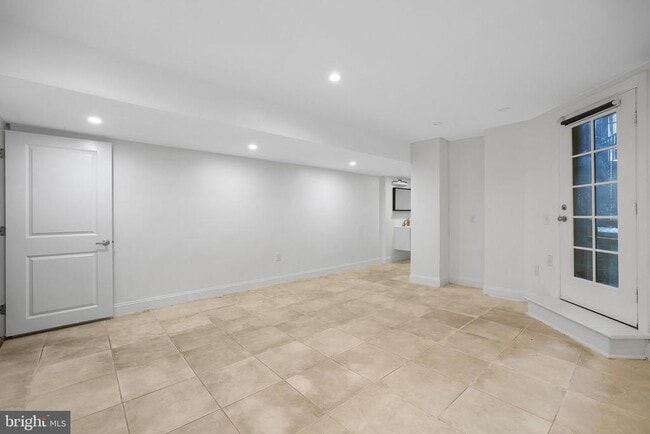 Building Photo - 1828 California St NW