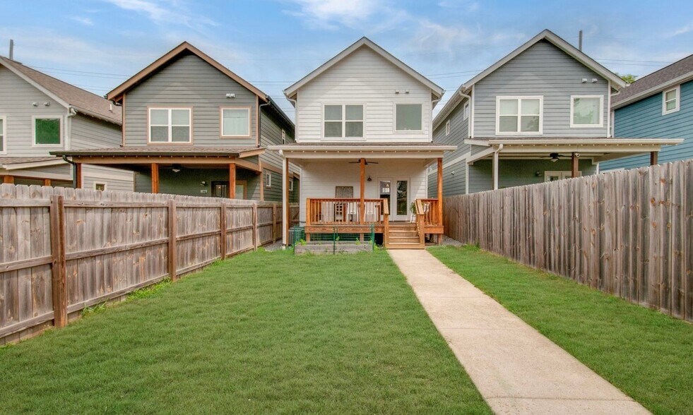 Building Photo - 5411 Louisiana Ave
