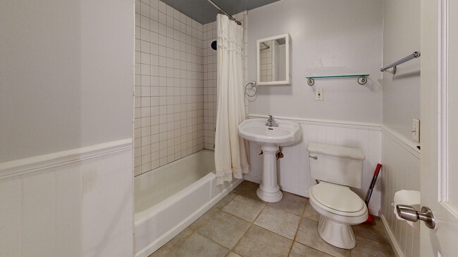 Building Photo - 1135 De Haro St