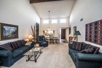 Building Photo - Beautiful Furnished patio home in Old Town Scottsdale, 2BR