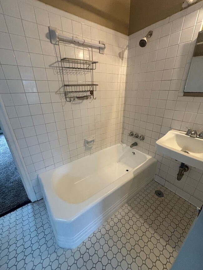 Building Photo - Great South Highlands Condo