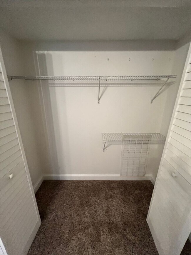 Building Photo - $1,350 * Annual **** Private, Gated Community - Rolls Landing ** 2 Bed / 2 Bath Condo - Unfurnished