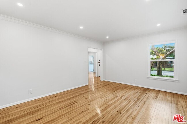 Building Photo - 4236 Elenda St