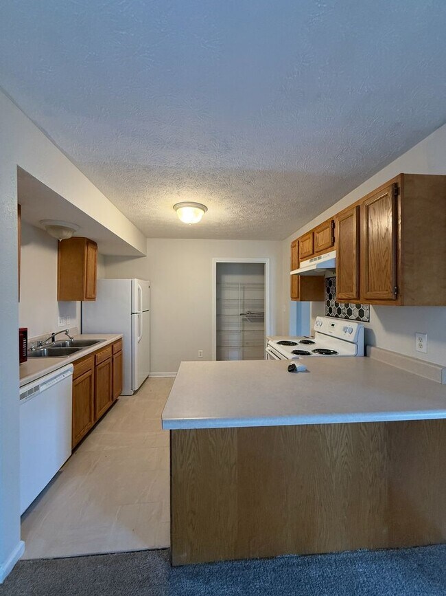 Building Photo - West Lafayette - Large 3 Bedroom 2 Bath Duplex