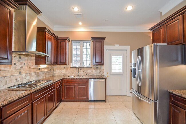 Building Photo - 2326 Walnut Bend Ln